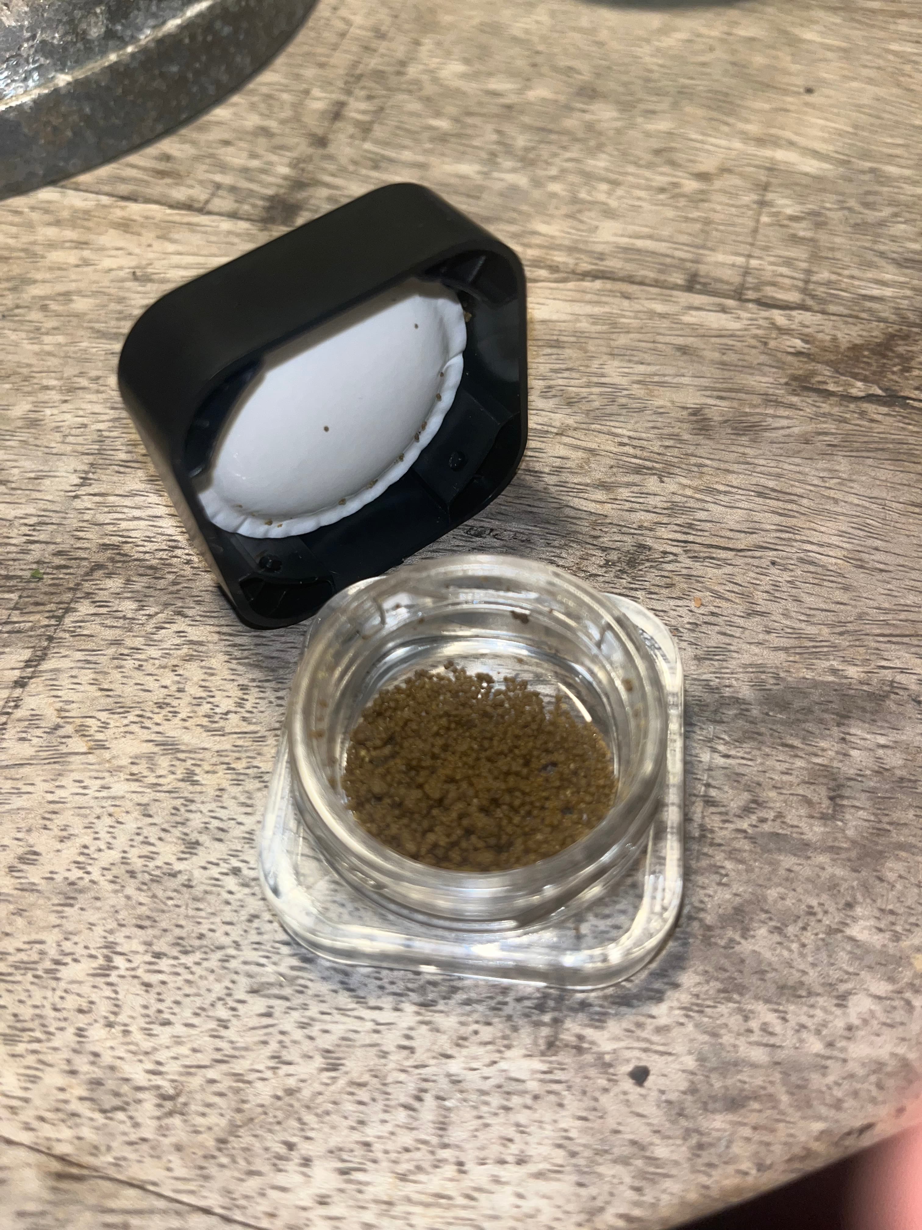 Red Amber Kaviaar Hasj weed experiment bud โ THC 53%