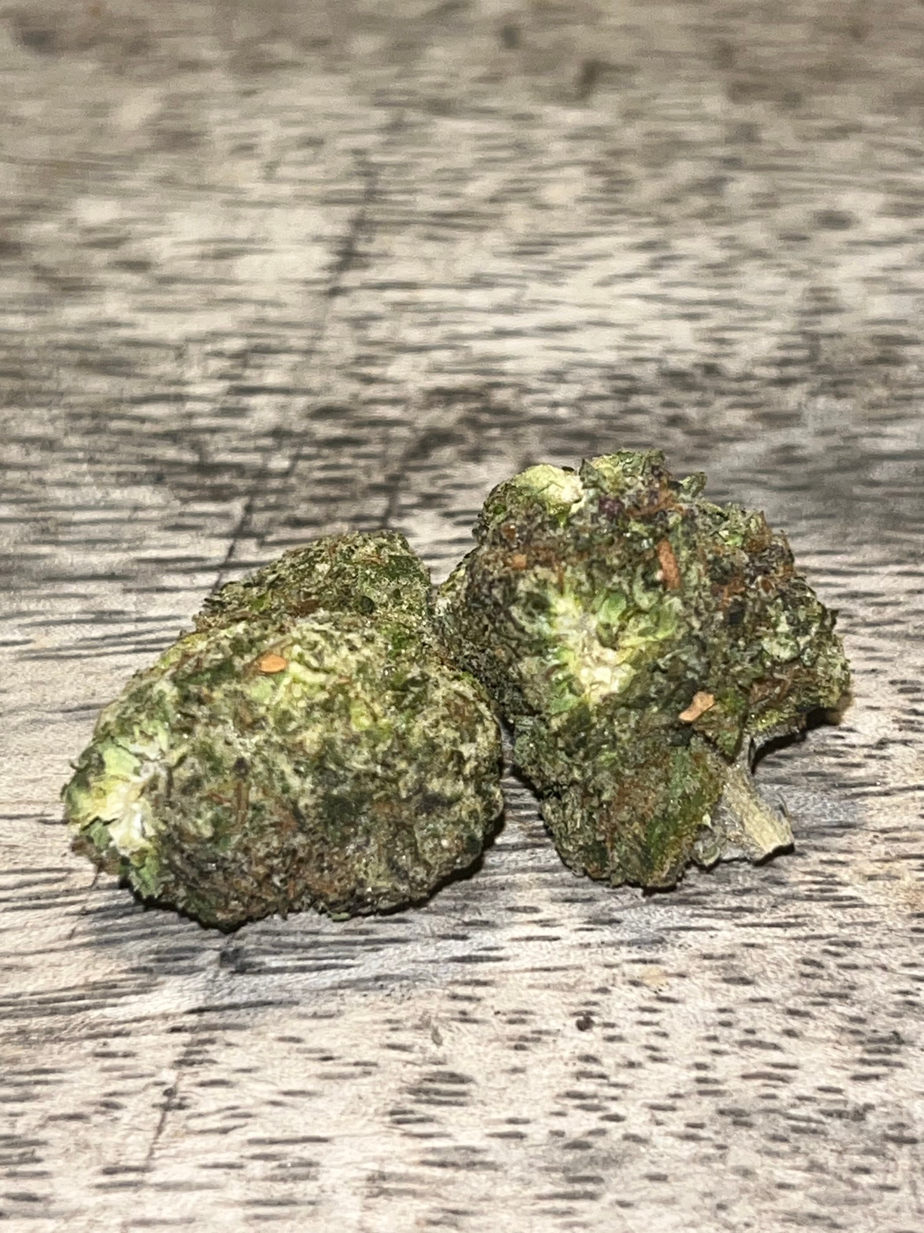 Gassy Essential Mix weed experiment bud โ THC 24%